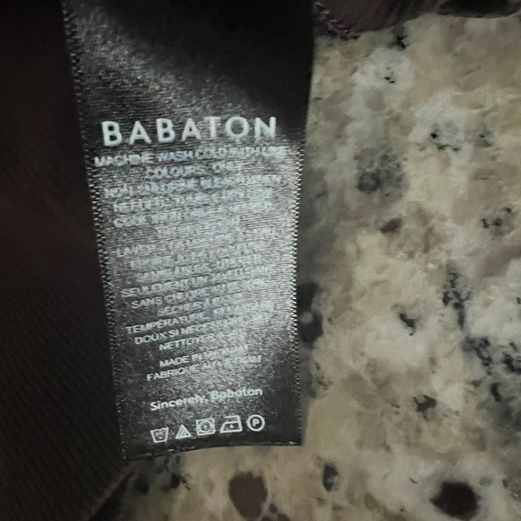 Aritzia Bavarian Dark Brown Mock neck Crop top size S - Picture 4 of 4